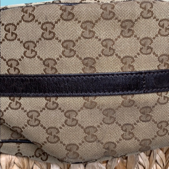 Gucci Hobo bag gently used - Picture 3 of 7